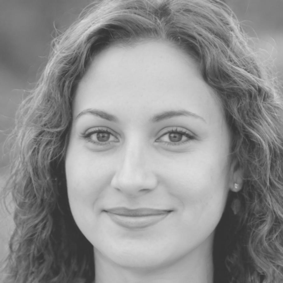 Porträt von Mirela Fischbach, Investmentanalystin